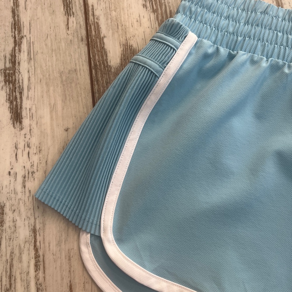 All in Motion Mid Rise Dolphin Running Shorts Light Blue White Trim Women’s M - Picture 10 of 15